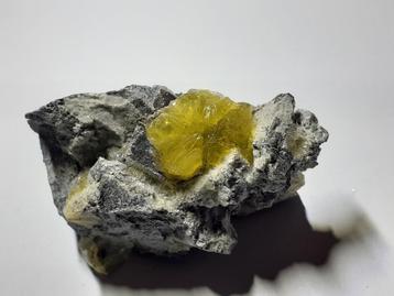 attractive cluster with brucite, rough natural stone, 329.70