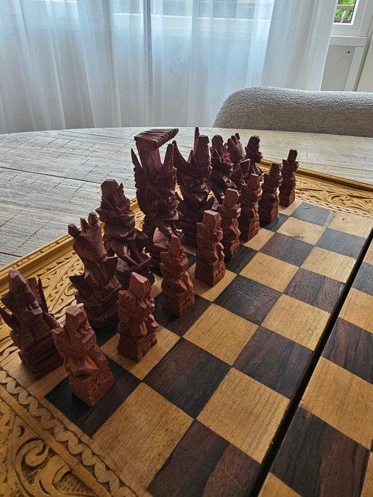 Bordspel - Prachtige, handgesneden houten schaakset - Hout, Antiek en Kunst, Antiek | Overige Antiek