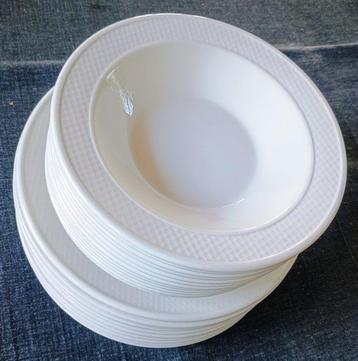 Dudson - Tafelservies (24) - Keramiek - Reliëf decoratie