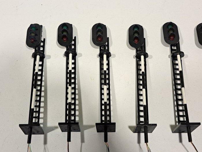 Seinen 0, 1 - Modeltrein verlichting (10) - 10 lichtseinen, Hobby en Vrije tijd, Modeltreinen | Overige schalen