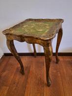 Dienblad - Geperst hout - Bijzettafel en zeven dienbladen -