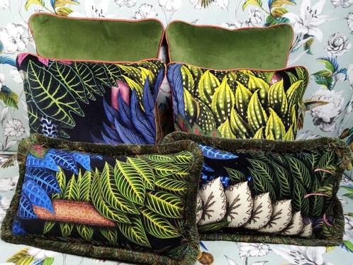 Ensemble doreillers en tissu Christian Lacroix, garnissage, Antiek en Kunst, Curiosa en Brocante