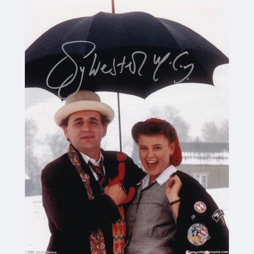 Doctor Who - Signed by Sylvester McCoy (The Seventh Doctor), Verzamelen, Film en Tv