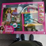 Mattel - Poupée Barbie Chicken Farm and Space Discovery -
