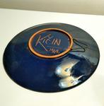 Milan Kiin - Assiette murale - D. 31 cm - Grès - Yugoslav, Antiquités & Art