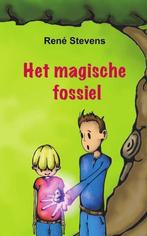 Het magische fossiel 9789086660490 R. Stevens, Boeken, Verzenden, Gelezen, R. Stevens