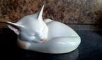 Royal Copenhagen - Figuur - Sleeping Cat - Porselein, Antiek en Kunst, Curiosa en Brocante
