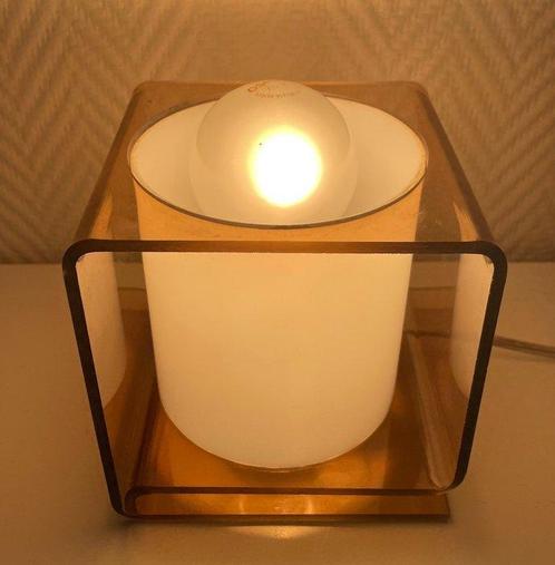 Lampe de table - Plexiglass - Lampe Cube Vintage Space Age, Antiek en Kunst, Kunst | Designobjecten
