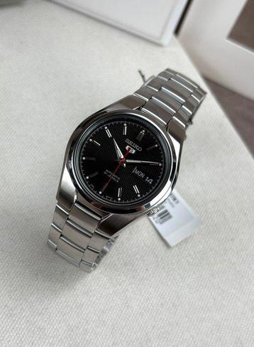 Seiko - 5 - Automatic Day Date - Seiko 5 - Zonder beschikbaar voor biedingen