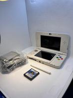 Nintendo - New 3DS - White • Used but like NEW • Charger +