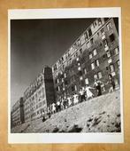 Robert Doisneau (1912–1994) - Les vingts Ans de Josette,