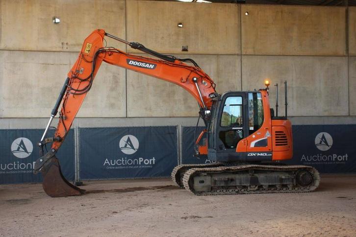 Veiling: Rupsgraafmachine Doosan DX140LCR Diesel, Zakelijke goederen, Machines en Bouw | Kranen en Graafmachines, Ophalen
