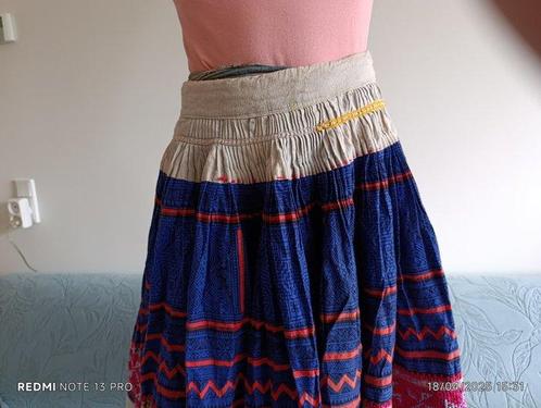Completo traditionele rok en traditionele kant van de Karen, Antiek en Kunst, Kunst | Niet-Westerse kunst
