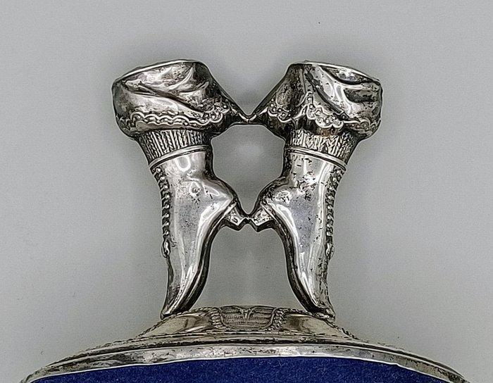 Ladies Boots Toothpick Holder - Miniatuur figuur - .800, Antiek en Kunst, Antiek | Zilver en Goud