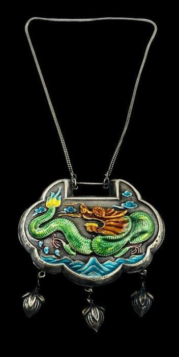 Halsketting met pendant - Zilver, Cloisonné Emaille - China, Antiek en Kunst, Antiek | Overige Antiek