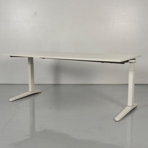 Elektrisch zit-sta bureau Steelcase - 200 x 90 cm - Wit blad, Huis en Inrichting, Bureaus, Gebruikt, Ophalen of Verzenden