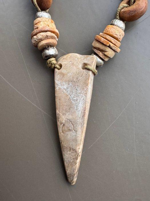 IJzertijd Been, schelpen halsketting, Handtassen en Accessoires, Antieke sieraden