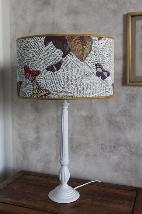 Lampe de table - avec abat-jour ovale en tissu vintage, Antiek en Kunst, Antiek | Meubels | Stoelen en Sofa's
