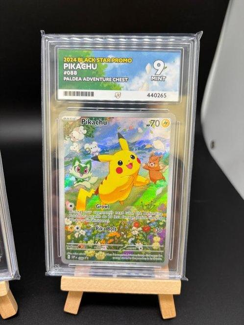 Pokémon - 2 Graded card - Pikachu Black Star Promo + Eevee, Hobby en Vrije tijd, Verzamelkaartspellen | Pokémon