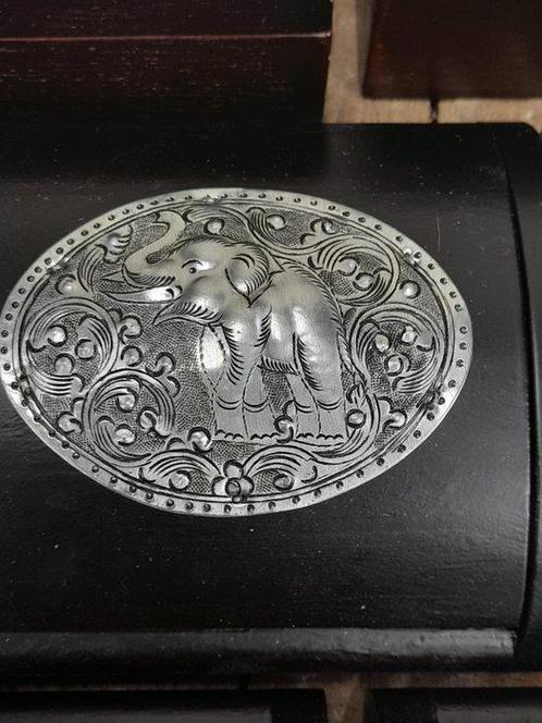 8 Ambachtelijke houten kistjes - olifanten en bloemen -, Antiek en Kunst, Kunst | Niet-Westerse kunst