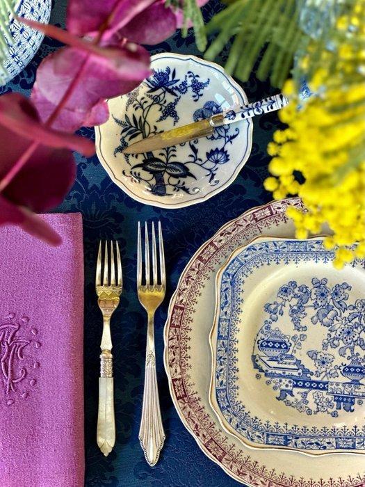 Tafelkleed voor grote tafels, blauw damast. - Tafelkleed -, Antiek en Kunst, Curiosa en Brocante