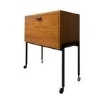 Kast op een standaard - Echtholzfurnier