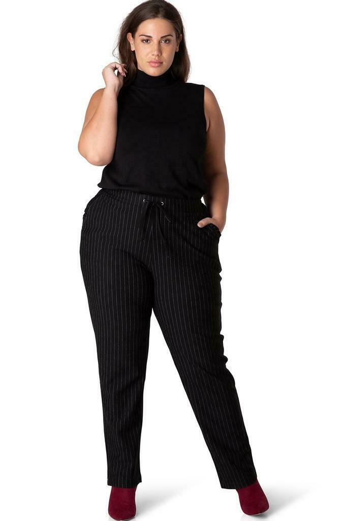 Broek Yesta krijtstreep 30INCH maat 58/60, Kleding | Dames, Broeken en Pantalons, Verzenden