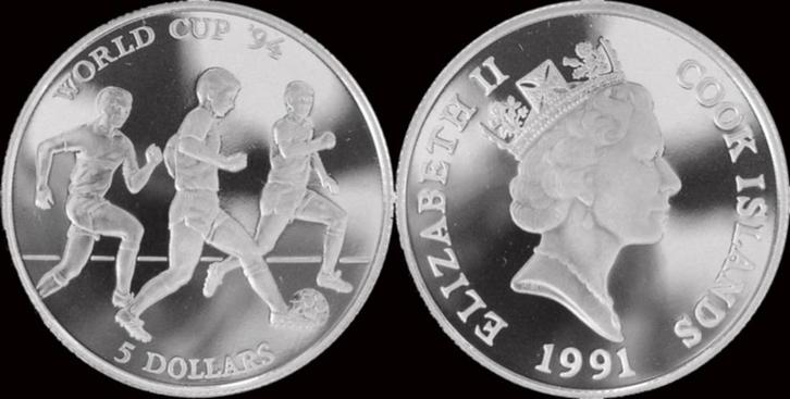 Cook Islands 5 dollar 1991- Worldcup football 1994 in Usa..., Postzegels en Munten, Munten en Bankbiljetten | Toebehoren, Verzenden