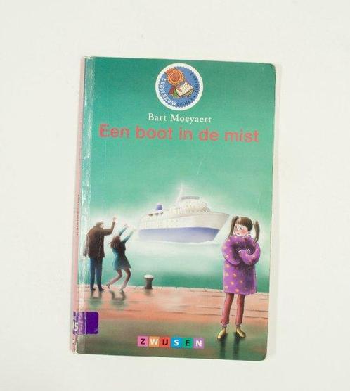 Een boot in de mist 9789027687272 Bart Moeyaert, Boeken, Overige Boeken, Gelezen, Verzenden