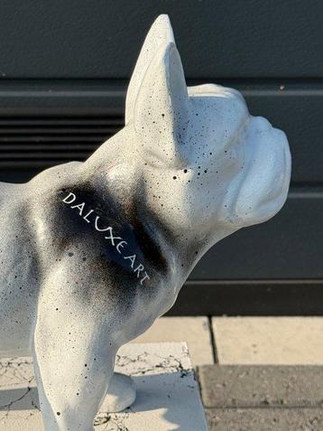 Daluxe Art - 1999 • Saint Bulldog Display • 3D