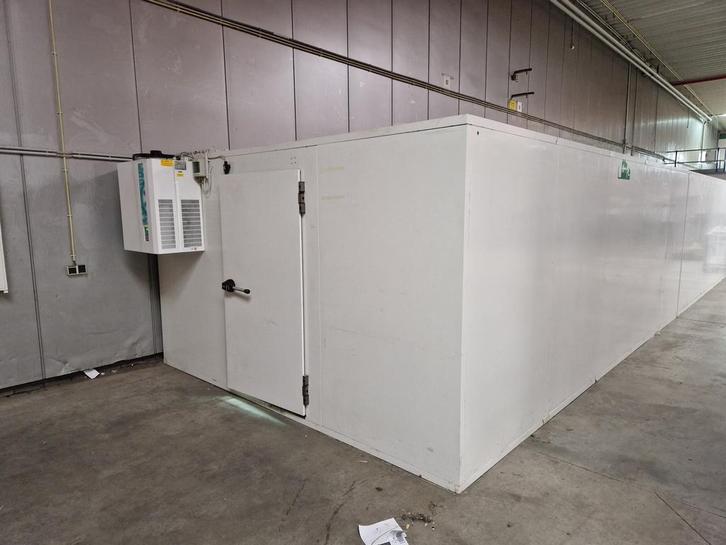 Vries/koelcel 600x360x210 cm in goede staat gebruikt, Zakelijke goederen, Horeca | Keukenapparatuur, Ophalen of Verzenden