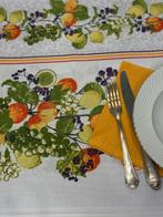 Elegant tafelkleed in landhuisstijl met mediterraan