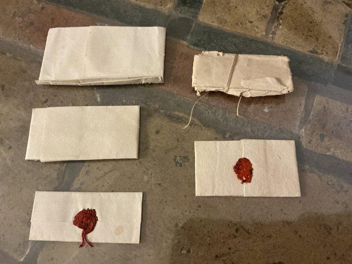 Relikwie (7) - Papier - 1800-1850, 1850-1900 - Lot van 7, Antiek en Kunst, Kunst | Niet-Westerse kunst