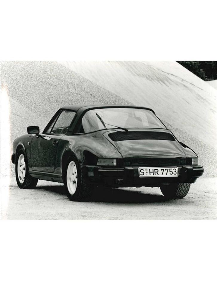 1984 PORSCHE 911 CARRERA TARGA PERSFOTO, Boeken, Auto's | Folders en Tijdschriften