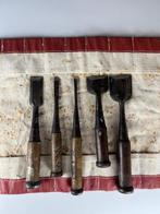 Ensemble de 5 gouges avec étui (outils de menuiserie