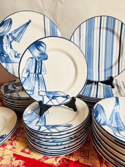 Guy Degrenne - Tafelservies (39) - model “Nostalgie, Antiek en Kunst, Curiosa en Brocante