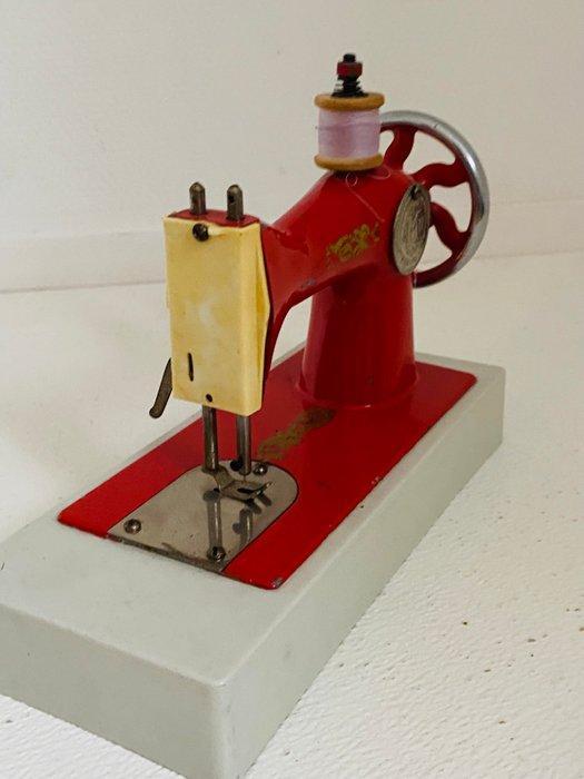Naaimachine - Hout, IJzer - Kinder naaimachine USSR, Antiek en Kunst, Kunst | Designobjecten