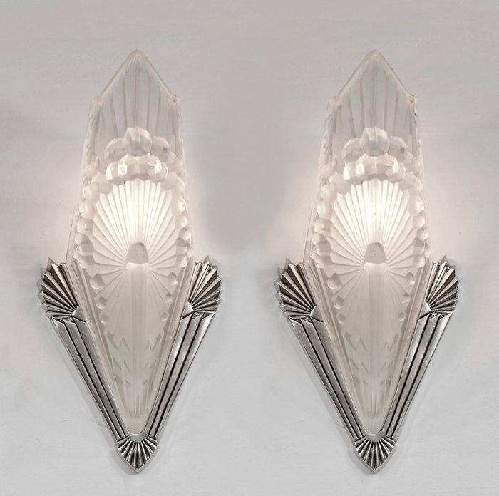 Schneider - a pair of French art deco wall lights - Wandlamp, Antiek en Kunst, Antiek | Meubels | Stoelen en Sofa's