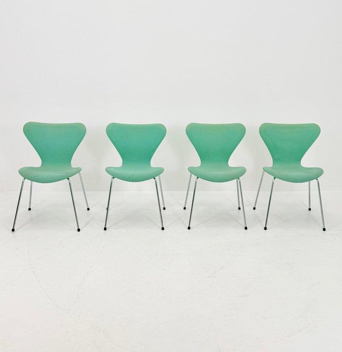 Fritz Hansen - Arne Jacobsen - Stapelbare stoel (4) -, Antiquités & Art, Antiquités | Meubles | Chaises & Canapés
