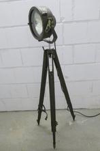 Staande lamp - Hout - Vintage * Uniek * Driepoot vloerlamp *, Antiek en Kunst, Curiosa en Brocante