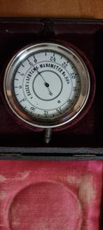 Medisch instrument - IJzer - antique sphygmomanometer (blood