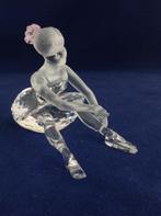 Edith Mair - Figuur - Swarovski - Jonge Ballerina zittend -