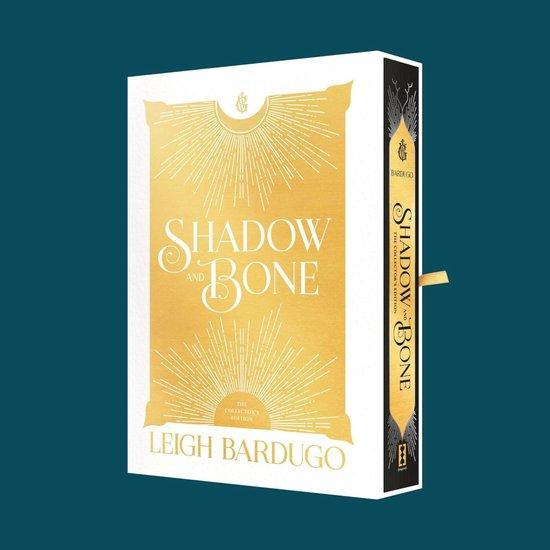 Shadow and Bone The Collectors Edition Shadow and Bone, Boeken, Taal | Engels, Zo goed als nieuw, Verzenden
