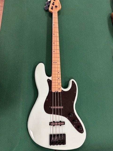 Schecter - J-4 - - 4-snarige elektrische basgitaar, Musique & Instruments, Instruments à corde | Guitares | Acoustiques