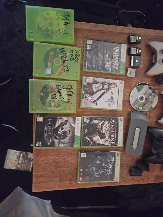 Microsoft - Xbox 360 - with accessories - Videogameconsole +, Games en Spelcomputers, Spelcomputers | Overige Accessoires