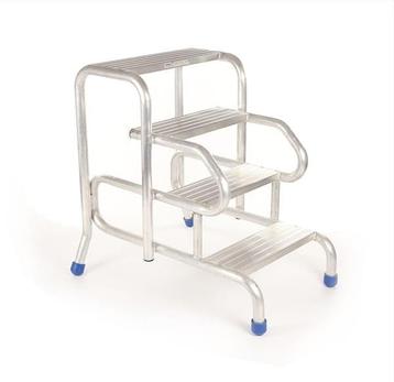 Opstap - plateautrap - 4 treden - 95,5x69x98cm - aluminium beschikbaar voor biedingen