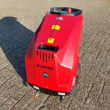 Warmwater hogedrukreinger 230V beschikbaar voor biedingen