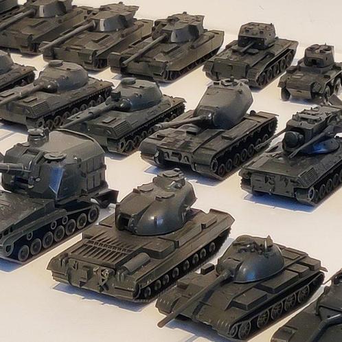 Roco 1:87 - 35 - Véhicule militaire miniature - 35x Tanks, Enfants & Bébés, Jouets | Autre