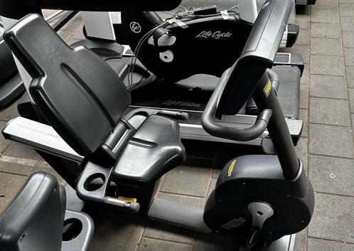 Technogym Excite 700 Recumbent Bike, Sport en Fitness, Fitnessmaterialen, Overige typen, Nieuw, Verzenden