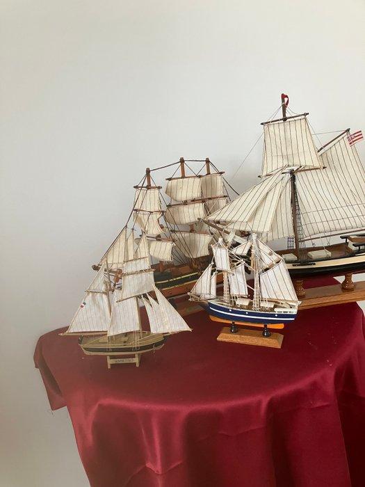 Maritieme objecten (4) - Hout- 4 oude zeilschepen, Antiek en Kunst, Curiosa en Brocante